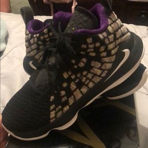 Lebron XVII shoes